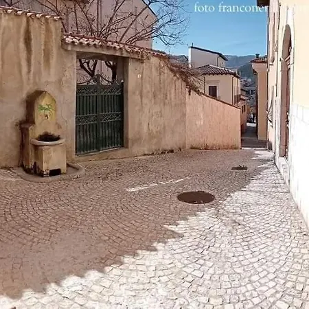 アパート La Casa Dello Spolvero ラクイラ